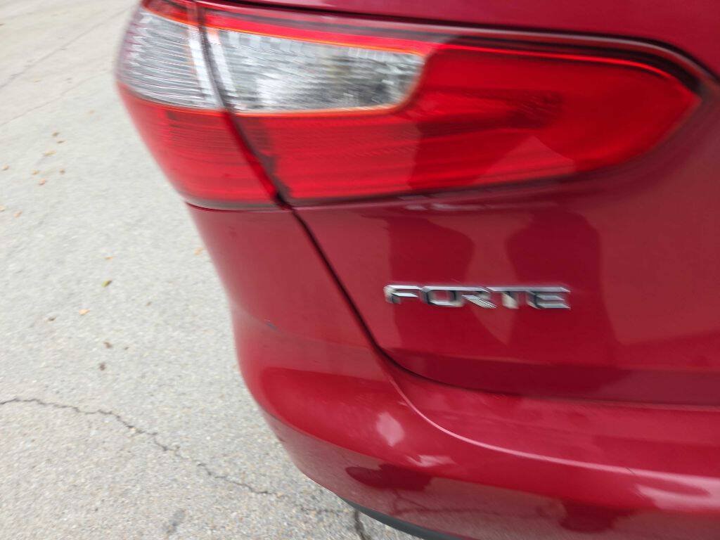 Used 2016 Kia Forte LX FWD image 13