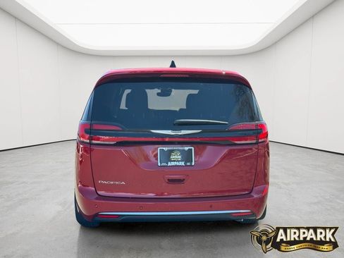New 2025 Chrysler Pacifica Select FWD image 6