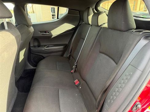 Used 2018 Toyota C-HR XLE image 7