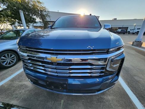 Used 2025 Chevrolet Tahoe Premier RWD image 2