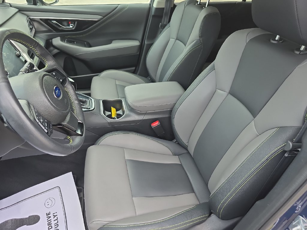 Used 2025 Subaru Outback Onyx Edition AWD/4WD image 12