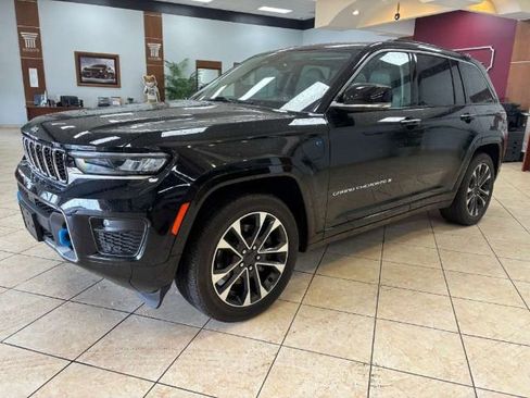 Used 2022 Jeep Grand Cherokee Overland AWD/4WD image 3