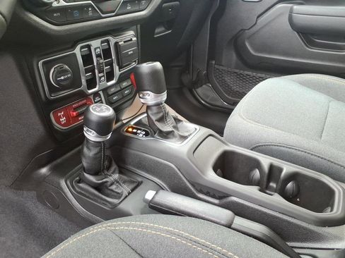 Used 2025 Jeep Wrangler Unlimited Sport S 4xe AWD/4WD image 11