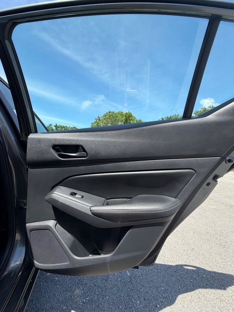 Used 2025 Nissan Altima 2.5 SV FWD image 15