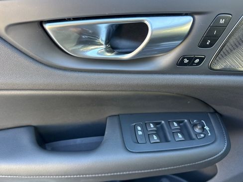 Certified 2025 Volvo S60 B5 Plus AWD/4WD image 15