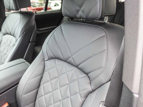 Used 2025 BMW X5 M60i image 25