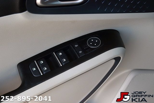 Certified 2025 Kia Soul EX FWD image 11