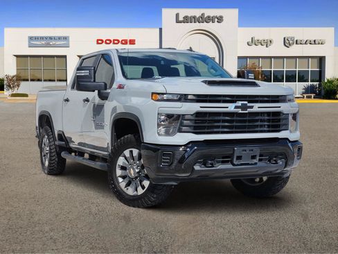 Used 2025 Chevrolet Silverado 2500 Custom w/ Custom Convenience Package AWD/4WD image 1