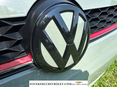 Used 2017 Volkswagen Golf 4-Door FWD image 37