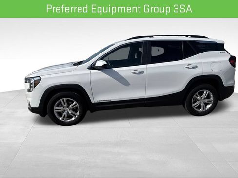 Used 2024 GMC Terrain SLE w/ Driver Convenience Package AWD/4WD image 4