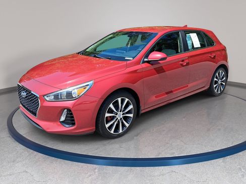 Used 2018 Hyundai Elantra GT FWD image 1