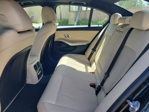 Used 2025 BMW 330i Sedan w/ Convenience Package image 15