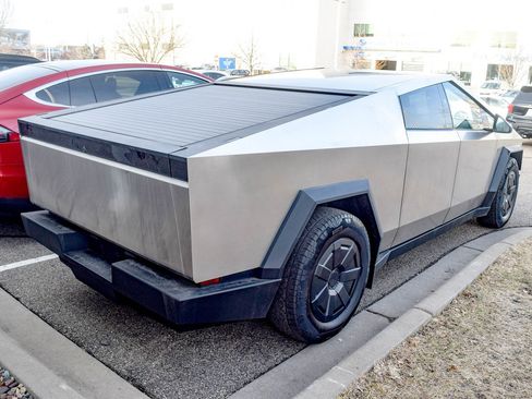 Used 2025 Tesla Cybertruck AWD Crew Cab image 4