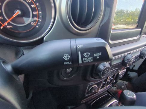 Certified 2021 Jeep Gladiator Sport AWD/4WD image 25