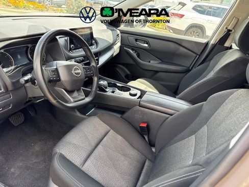 Used 2025 Nissan Rogue SV AWD/4WD image 6