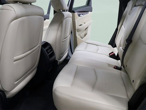 Used 2018 Cadillac XT5 Luxury image 28