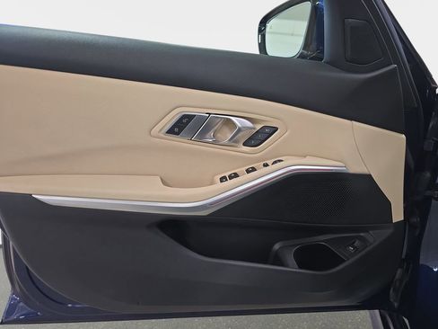 Used 2020 BMW 330i Sedan w/ Convenience Package image 24