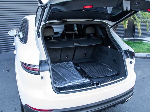 Certified 2023 Porsche Cayenne image 23