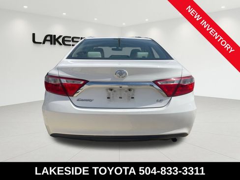 Used 2015 Toyota Camry LE FWD image 3