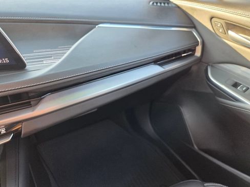 Used 2024 Cadillac XT4 Premium Luxury w/ Technology Package FWD image 29