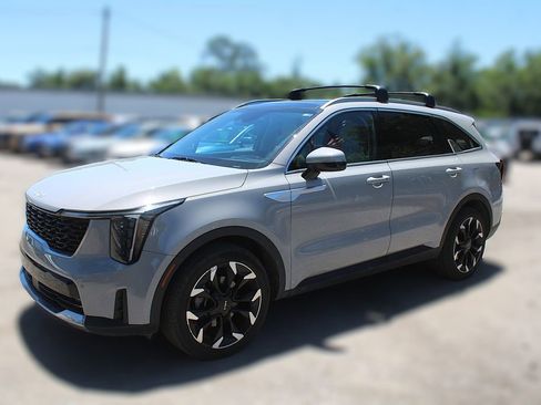 Certified 2024 Kia Sorento EX w/ Panoramic Sunroof Package FWD image 16