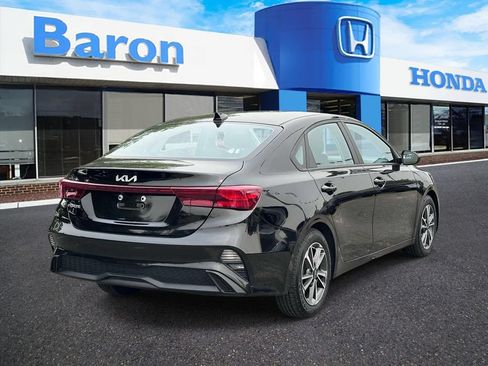 Used 2023 Kia Forte LXS FWD image 5