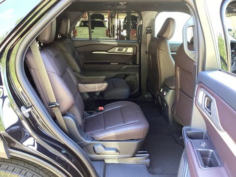 New 2026 Ford Explorer Platinum RWD image 46