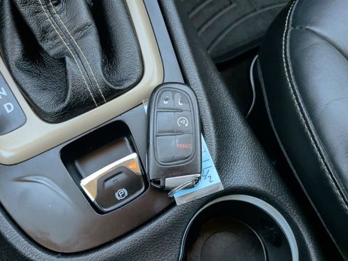 Used 2015 Jeep Cherokee Limited FWD image 46
