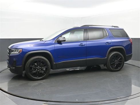 Used 2023 GMC Acadia SLE w/ Driver Convenience Package image 2