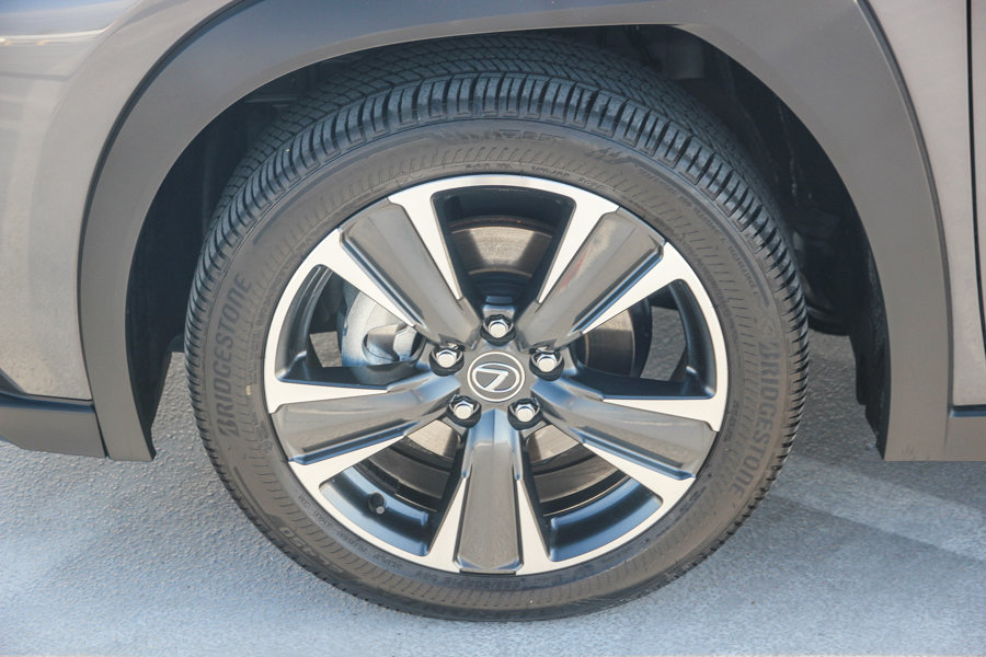 Used 2025 Lexus UX 300h FWD image 11