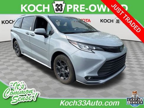 Certified 2025 Toyota Sienna XLE Woodland Edition image 1