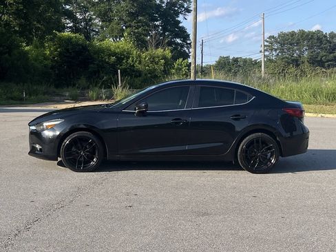 Used 2017 MAZDA MAZDA3 Touring FWD image 3