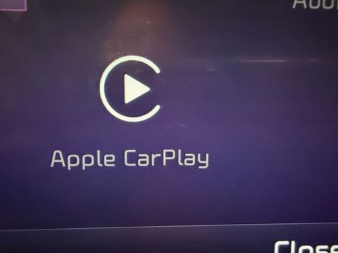 Used 2024 Kia Telluride EX w/ EX Captain's Chair Package image 17