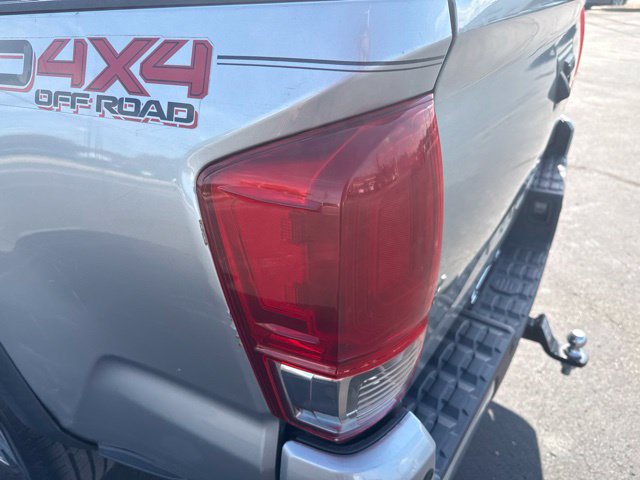 Used 2019 Toyota Tacoma TRD Off-Road AWD/4WD image 10