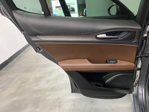 Used 2019 Alfa Romeo Stelvio Ti image 43