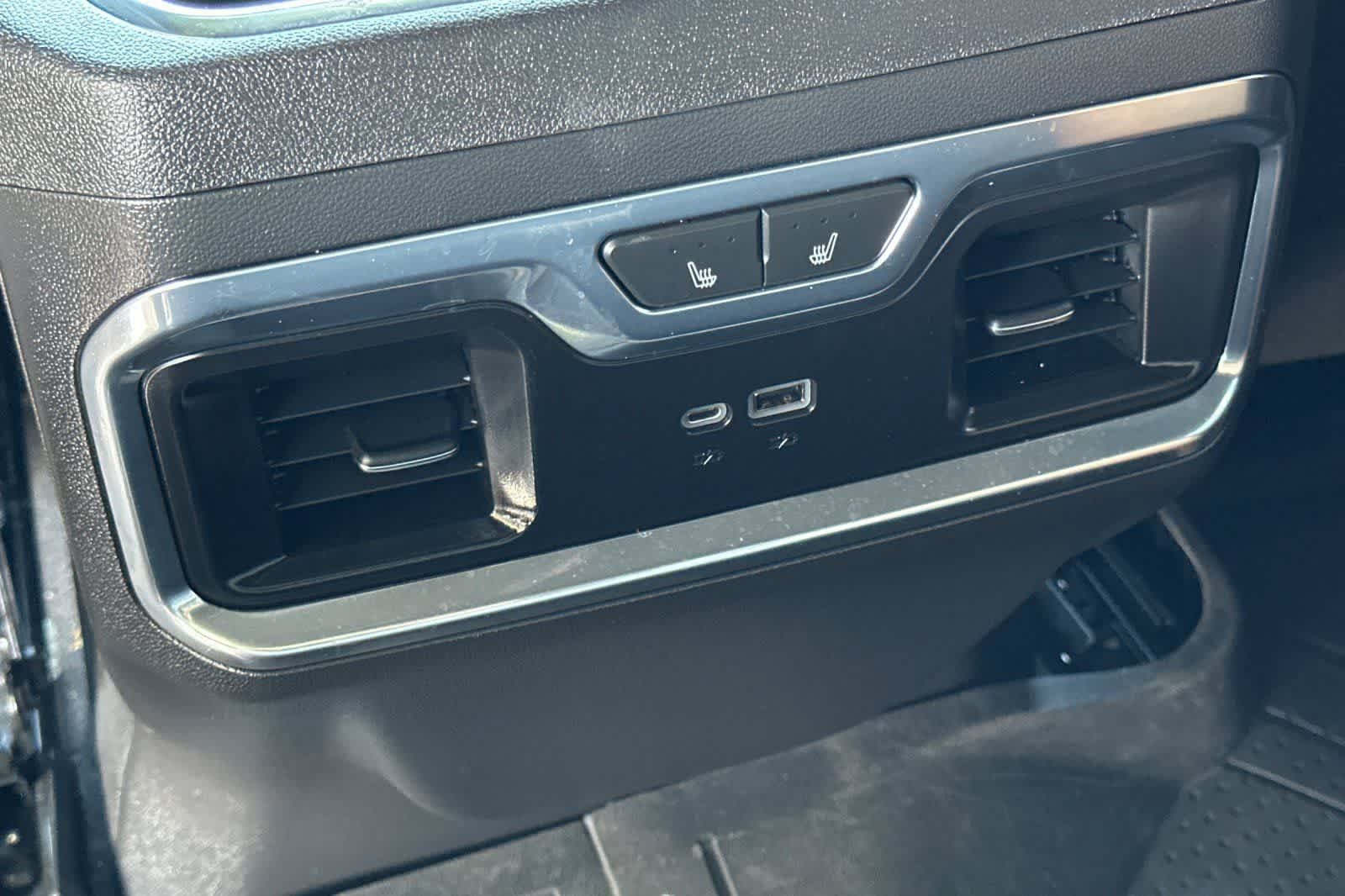 Used 2023 Chevrolet Silverado 1500 High Country w/ High Country Premium Package AWD/4WD image 15