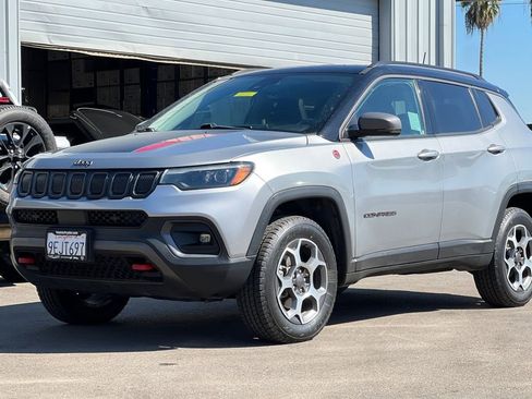 Used 2022 Jeep Compass Trailhawk w/ Trailhawk Elite Group image 8