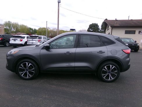Used 2022 Ford Escape SE w/ SE Sport Appearance Package AWD/4WD image 6