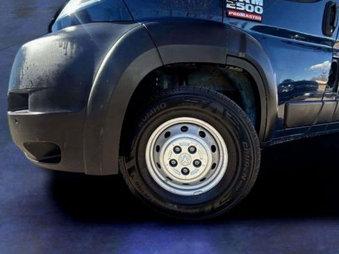 Used 2022 RAM ProMaster 2500 w/ Driver Convenience Group image 18