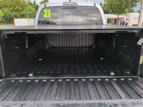 Used 2021 Toyota Tacoma SR5 RWD image 13