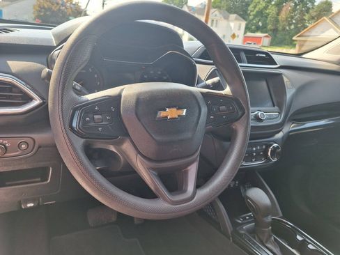 Used 2023 Chevrolet TrailBlazer LT AWD/4WD image 9