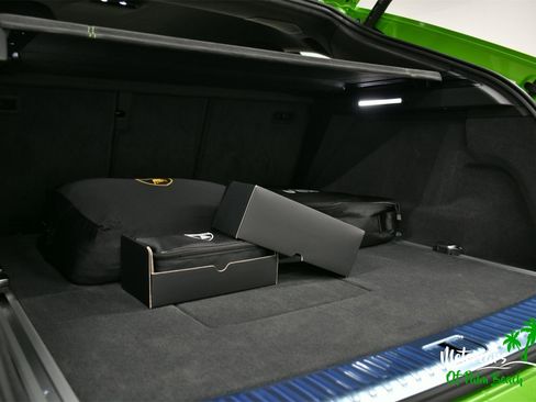 Used 2025 Lamborghini Urus SE image 63