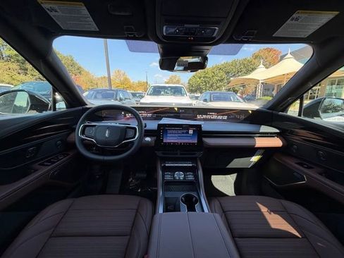 New 2026 Lincoln Nautilus Reserve w/ Jet Appearance Package image 11