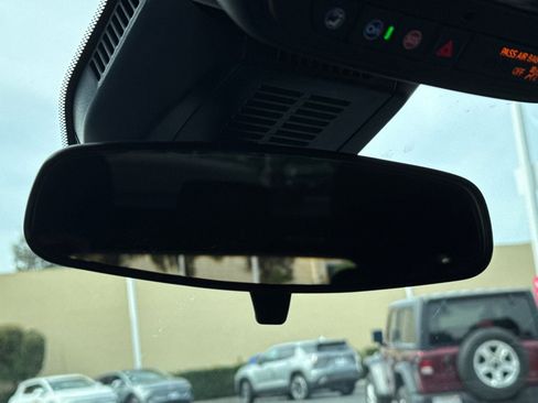 Used 2026 Chevrolet Equinox LT image 25