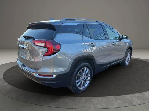 Used 2024 GMC Terrain SLT image 5