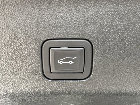 Used 2023 Chevrolet Suburban Premier AWD/4WD image 30