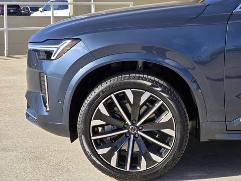 New 2026 Volvo XC90 B6 Plus image 11