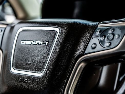 Used 2020 GMC Yukon Denali w/ Denali Ultimate Package AWD/4WD image 27