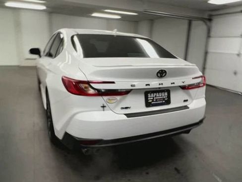 Used 2025 Toyota Camry SE FWD image 7