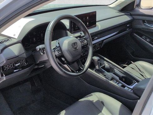 Used 2023 Honda Accord Touring image 9